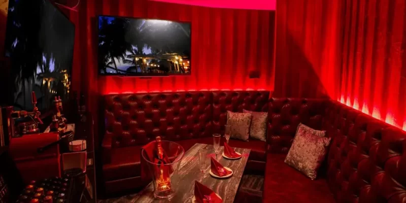 プレミアムカラオケ モディス
    池袋西口 |
    隠れ家個室エンターテインメントカラオケのモディス